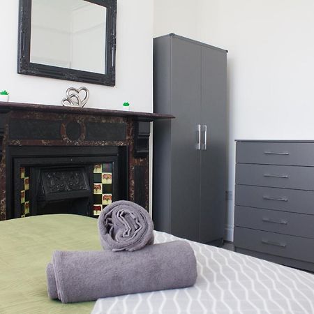 فيلا ليفربولفي Boaler House, Modern 4 Bed House With Parking Sleeps 8 المظهر الخارجي الصورة