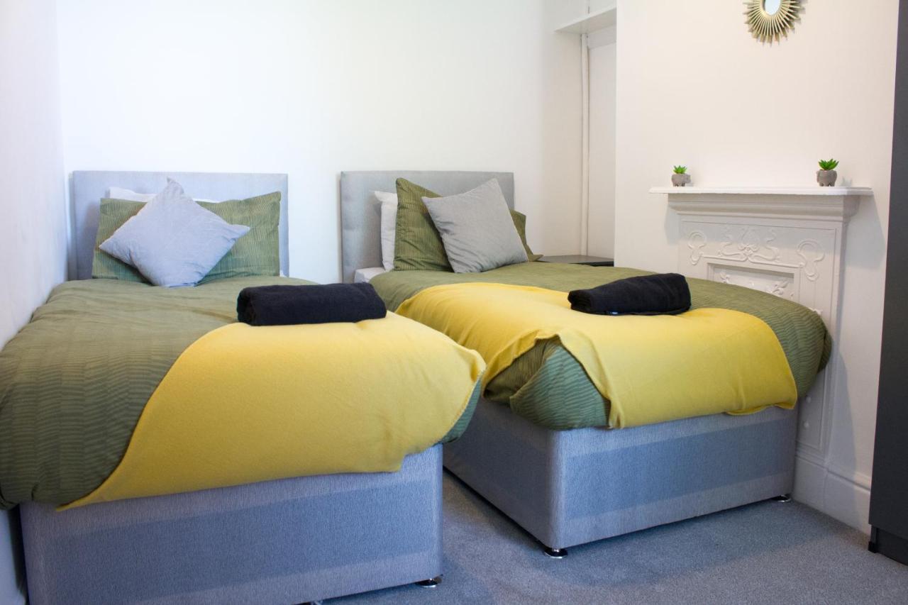 فيلا ليفربولفي Boaler House, Modern 4 Bed House With Parking Sleeps 8 المظهر الخارجي الصورة