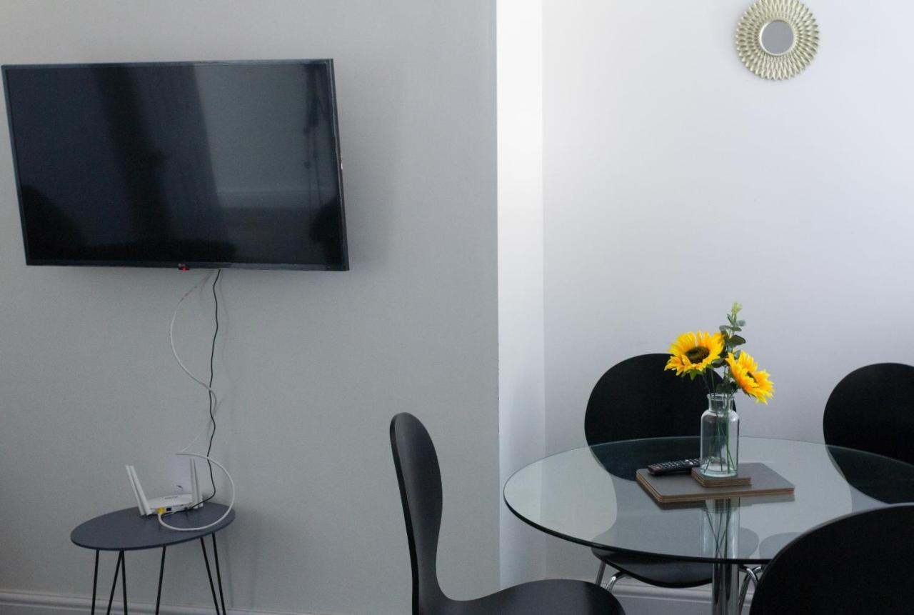 فيلا ليفربولفي Boaler House, Modern 4 Bed House With Parking Sleeps 8 المظهر الخارجي الصورة